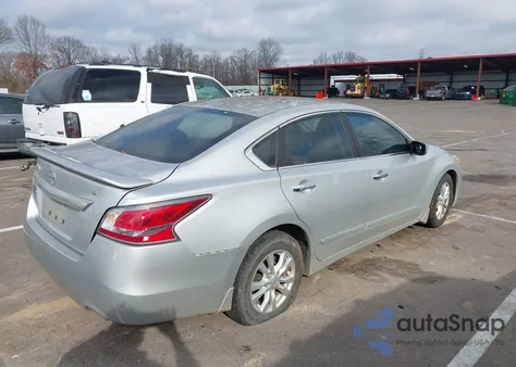 2015 Nissan Altima 2.5 S из США, поврежденный, VIN 1N4AL3AP4FC103623